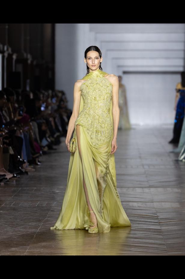 مجموعة طوني ورد للأزياء الراقية... عندما يرتدي الضوء أزياءً راقية