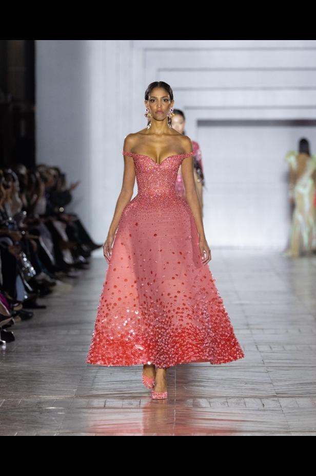 مجموعة طوني ورد للأزياء الراقية... عندما يرتدي الضوء أزياءً راقية