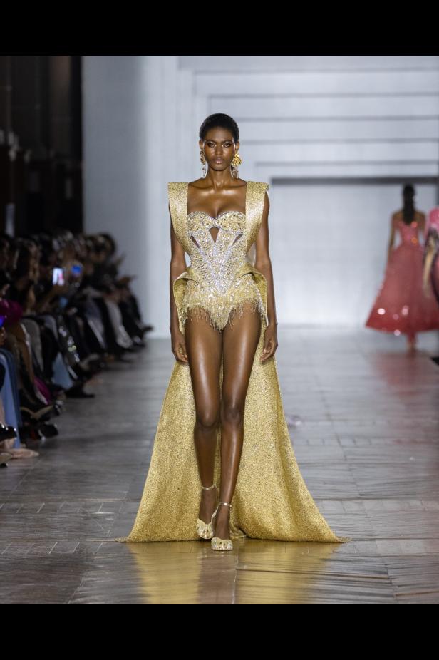 مجموعة طوني ورد للأزياء الراقية... عندما يرتدي الضوء أزياءً راقية