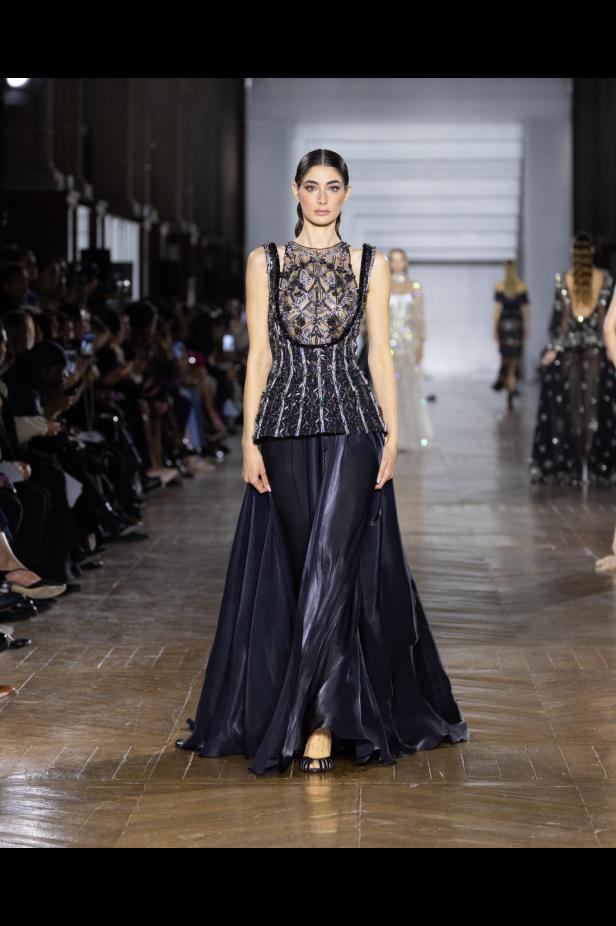 مجموعة طوني ورد للأزياء الراقية... عندما يرتدي الضوء أزياءً راقية