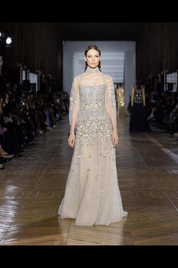 مجموعة طوني ورد للأزياء الراقية... عندما يرتدي الضوء أزياءً راقية