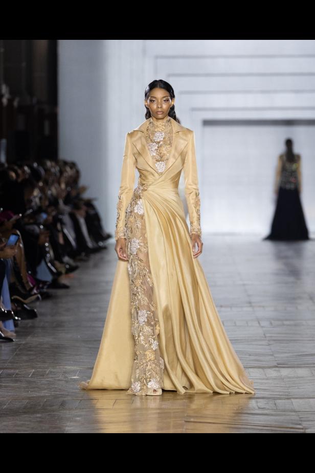 مجموعة طوني ورد للأزياء الراقية... عندما يرتدي الضوء أزياءً راقية