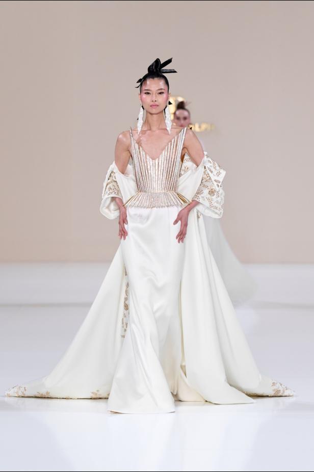 Tamara Ralph تطلق قصيدة للأناقة العصرية لموسم ربيع وصيف 2026 في مجموعة La Lumière Dorée