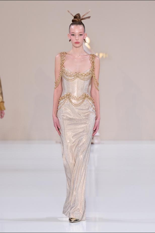 Tamara Ralph تطلق قصيدة للأناقة العصرية لموسم ربيع وصيف 2026 في مجموعة La Lumière Dorée