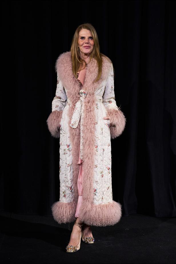  مجموعة Specula Mundi من فالنتينو للهوت كوتور.. دعوة  للتوقف وإعادة النظر في علاقتنا بالموضة