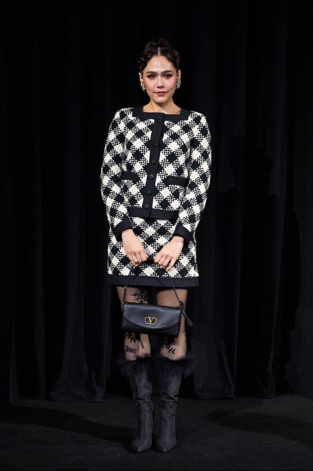  مجموعة Specula Mundi من فالنتينو للهوت كوتور.. دعوة  للتوقف وإعادة النظر في علاقتنا بالموضة