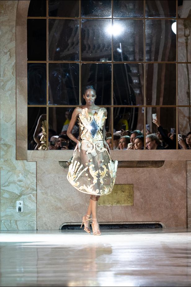 مجموعة روبير أبي نادر للأزياء الراقية 2026