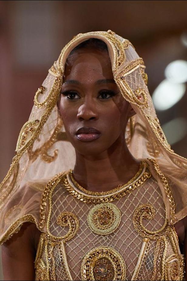 مجموعة روبير أبي نادر للأزياء الراقية 2026