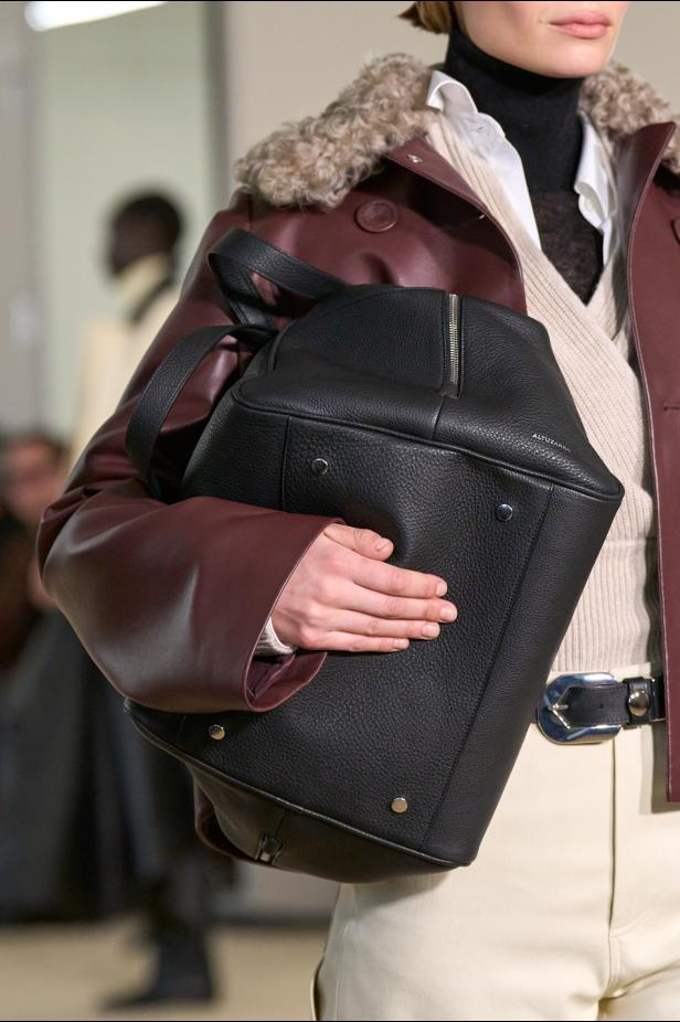 مجموعة ألتوزارا لخريف 2026 تعيد تعريف الأناقة اليومية بلمسة درامية مميّزة