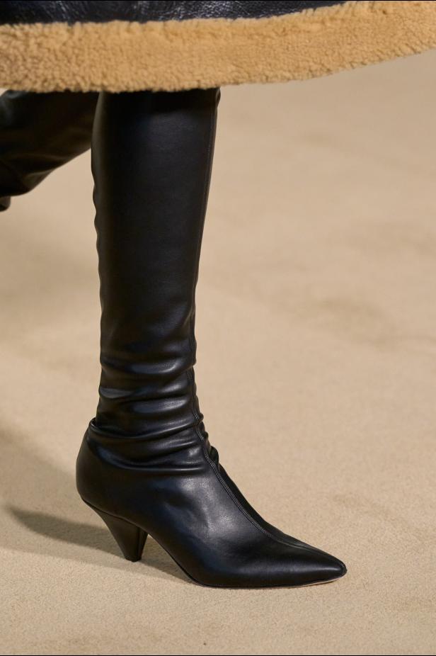 مجموعة ألتوزارا لخريف 2026 تعيد تعريف الأناقة اليومية بلمسة درامية مميّزة