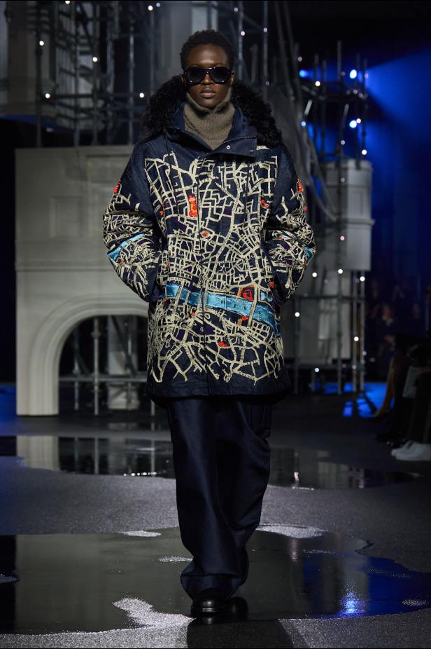 ‎"‎الترنش كوت" يتحدى مطر لندن بأناقة عصرية في مجموعة ‏Burberry‏ لخريف 2026 ‏