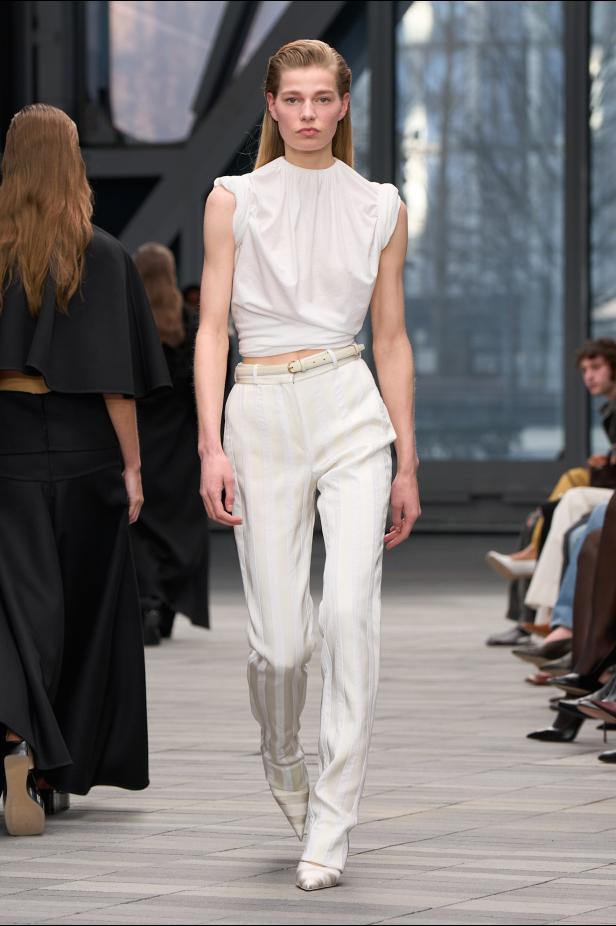 مجموعة كالفين كلاين لخريف 2026.. فن البساطة