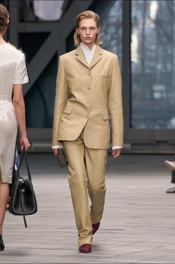 مجموعة كالفين كلاين لخريف 2026.. فن البساطة