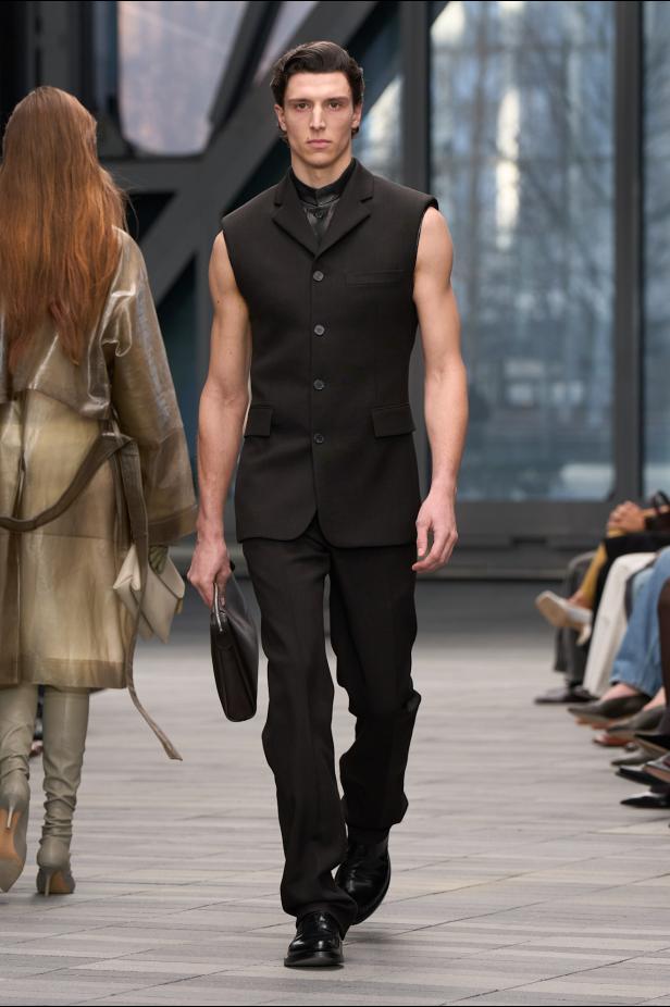 مجموعة كالفين كلاين لخريف 2026.. فن البساطة