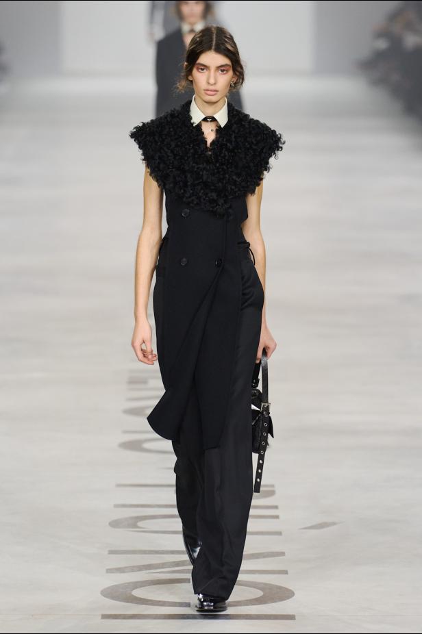 كيوري ترفع شعار "خزانة للجميع‎"‎‏ في أول عرض لها مع ‏Fendi‏ لموسم خريف 2026‏