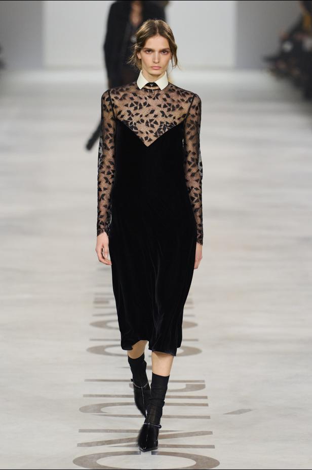 كيوري ترفع شعار "خزانة للجميع‎"‎‏ في أول عرض لها مع ‏Fendi‏ لموسم خريف 2026‏