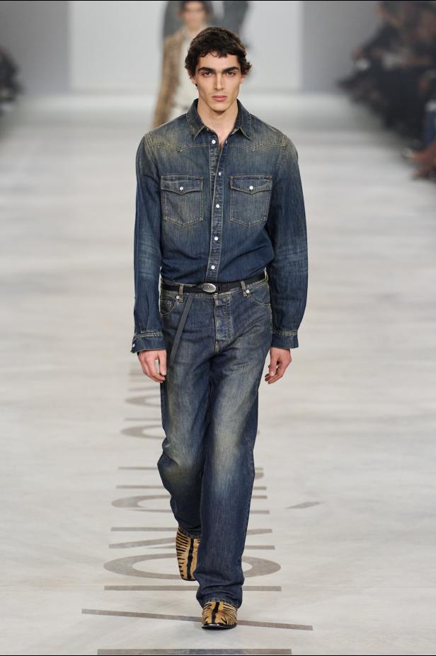 كيوري ترفع شعار "خزانة للجميع‎"‎‏ في أول عرض لها مع ‏Fendi‏ لموسم خريف 2026‏