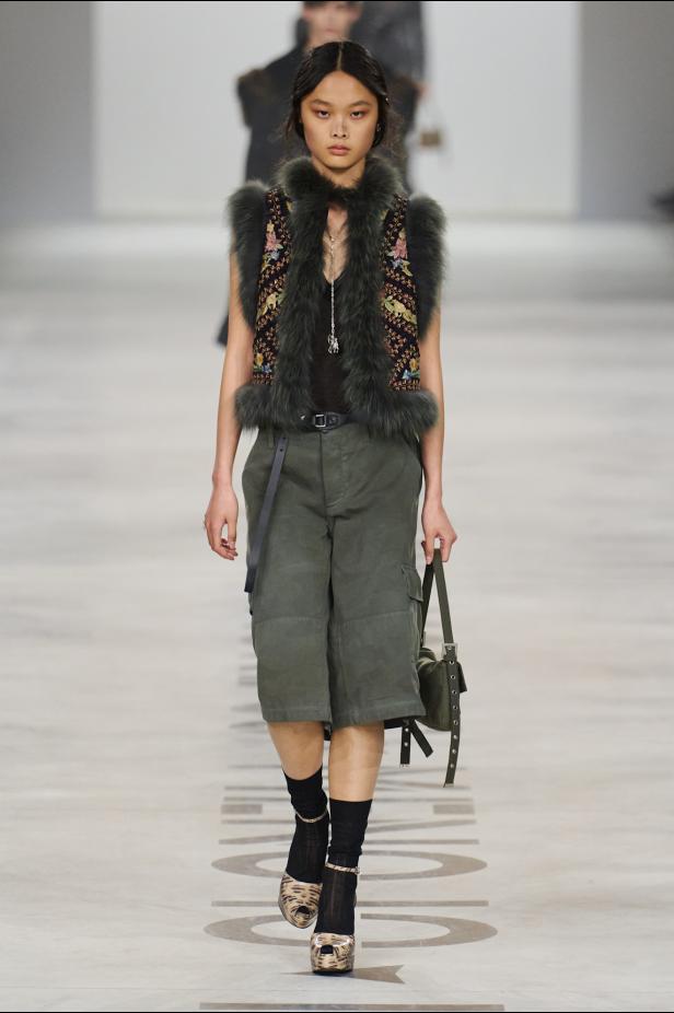 كيوري ترفع شعار "خزانة للجميع‎"‎‏ في أول عرض لها مع ‏Fendi‏ لموسم خريف 2026‏