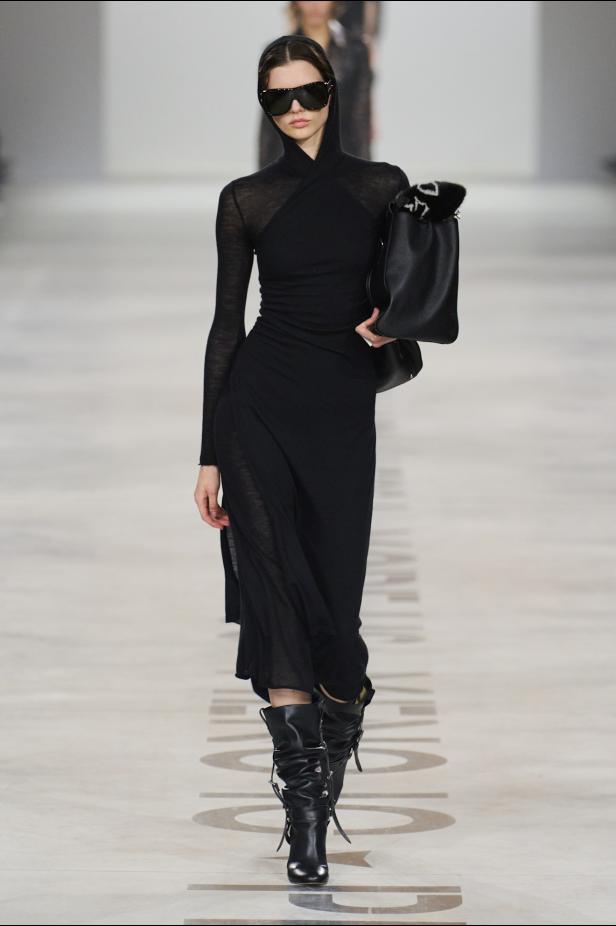 كيوري ترفع شعار "خزانة للجميع‎"‎‏ في أول عرض لها مع ‏Fendi‏ لموسم خريف 2026‏