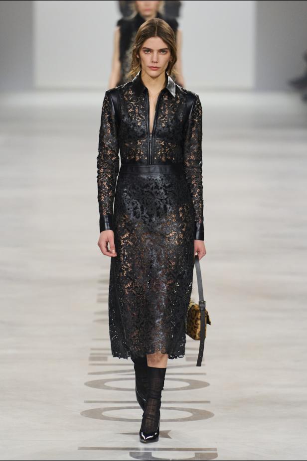 كيوري ترفع شعار "خزانة للجميع‎"‎‏ في أول عرض لها مع ‏Fendi‏ لموسم خريف 2026‏