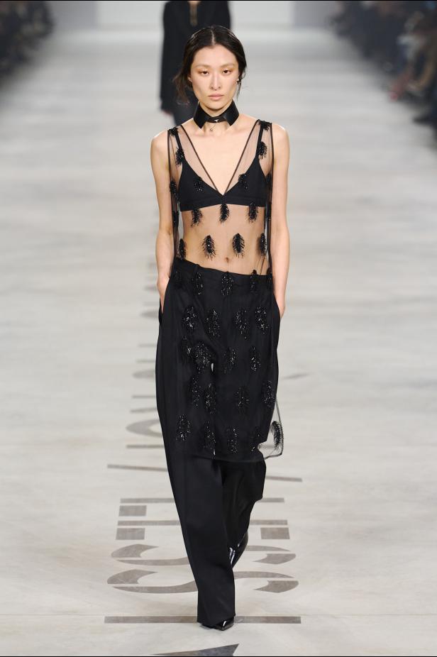 كيوري ترفع شعار "خزانة للجميع‎"‎‏ في أول عرض لها مع ‏Fendi‏ لموسم خريف 2026‏