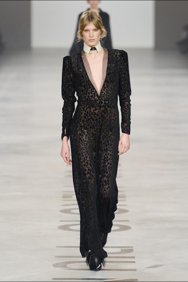 كيوري ترفع شعار "خزانة للجميع‎"‎‏ في أول عرض لها مع ‏Fendi‏ لموسم خريف 2026‏