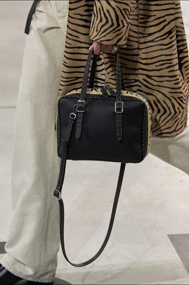 كيوري ترفع شعار "خزانة للجميع‎"‎‏ في أول عرض لها مع ‏Fendi‏ لموسم خريف 2026‏