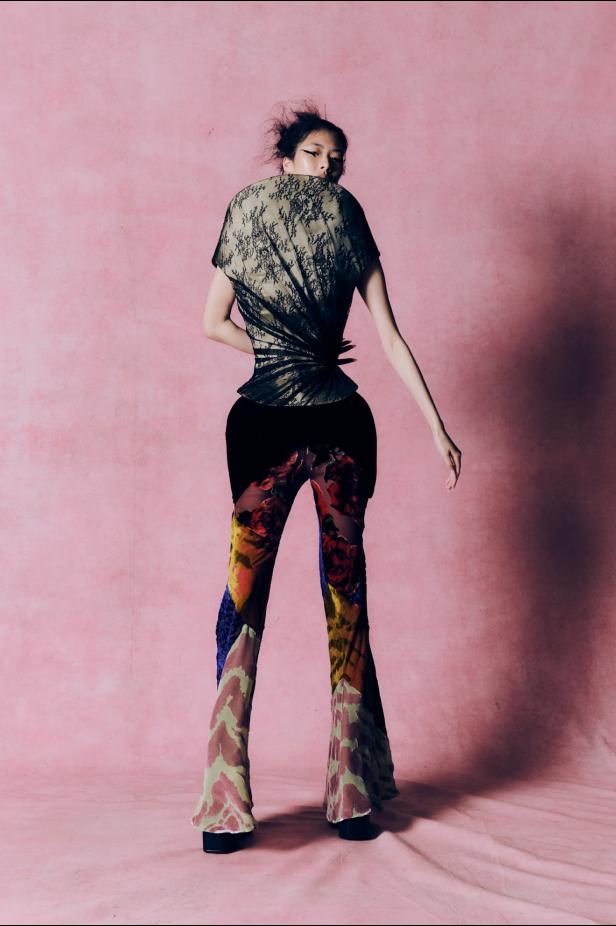 عودة الماكسماليزم في أبهى تجلياتها المسرحية في مجموعة Harris Reed لخريف و شتاء 2026 للملابس الجاهزة