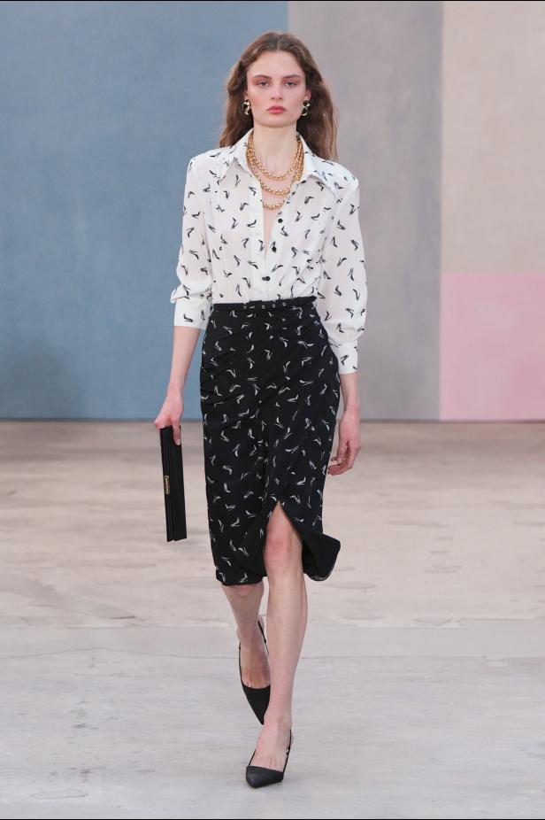  مجموعة كارولينا هيريرا لخريف 2026 تكريم للمرأة القوية والمثقفة