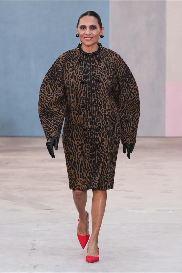  مجموعة كارولينا هيريرا لخريف 2026 تكريم للمرأة القوية والمثقفة