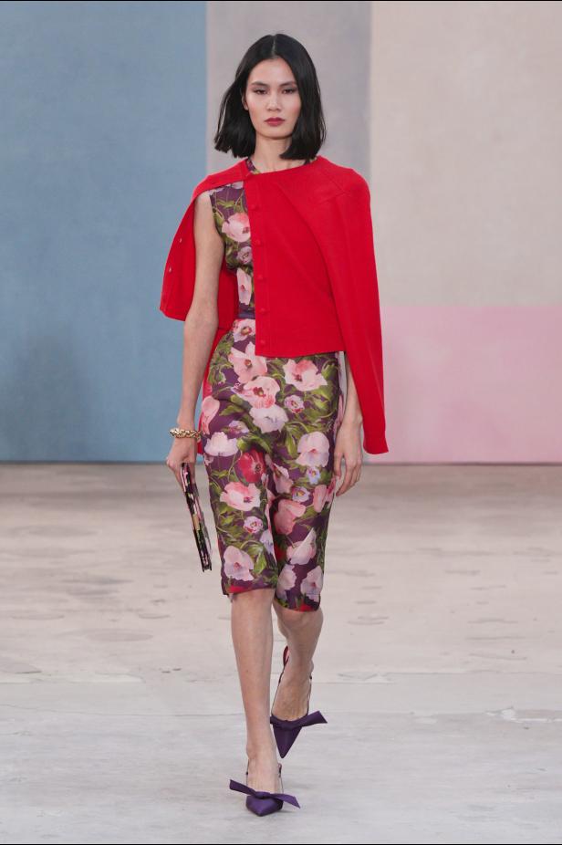  مجموعة كارولينا هيريرا لخريف 2026 تكريم للمرأة القوية والمثقفة