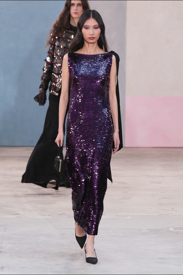  مجموعة كارولينا هيريرا لخريف 2026 تكريم للمرأة القوية والمثقفة