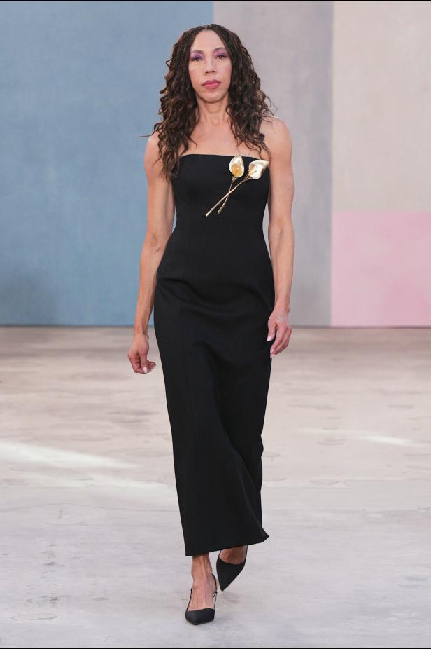  مجموعة كارولينا هيريرا لخريف 2026 تكريم للمرأة القوية والمثقفة