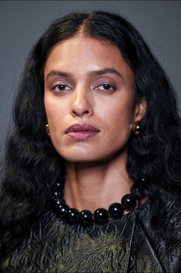  مجموعة كارولينا هيريرا لخريف 2026 تكريم للمرأة القوية والمثقفة