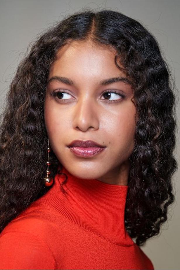  مجموعة كارولينا هيريرا لخريف 2026 تكريم للمرأة القوية والمثقفة