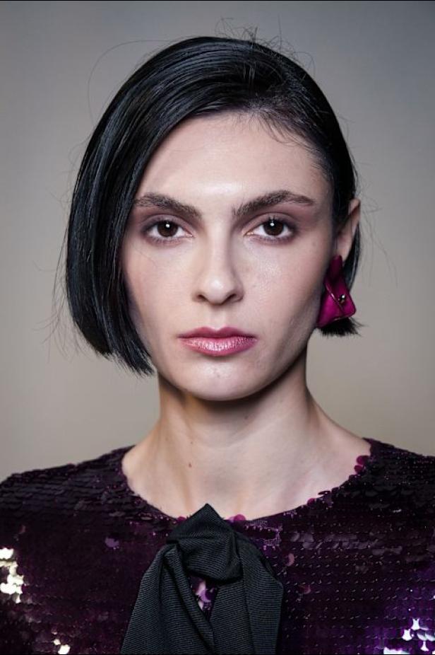  مجموعة كارولينا هيريرا لخريف 2026 تكريم للمرأة القوية والمثقفة