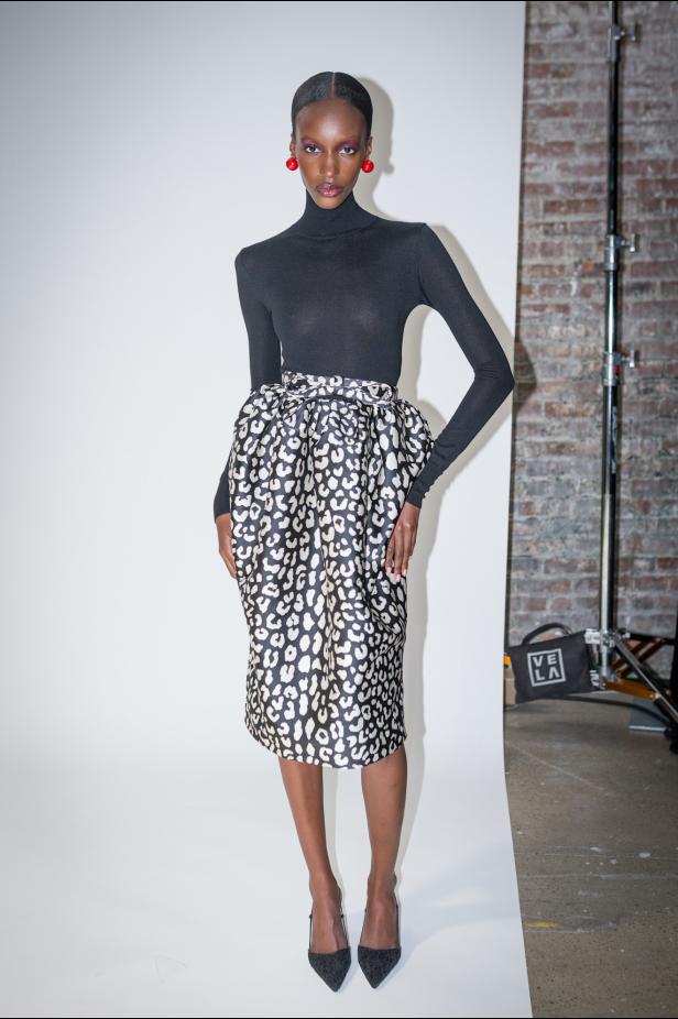  مجموعة كارولينا هيريرا لخريف 2026 تكريم للمرأة القوية والمثقفة