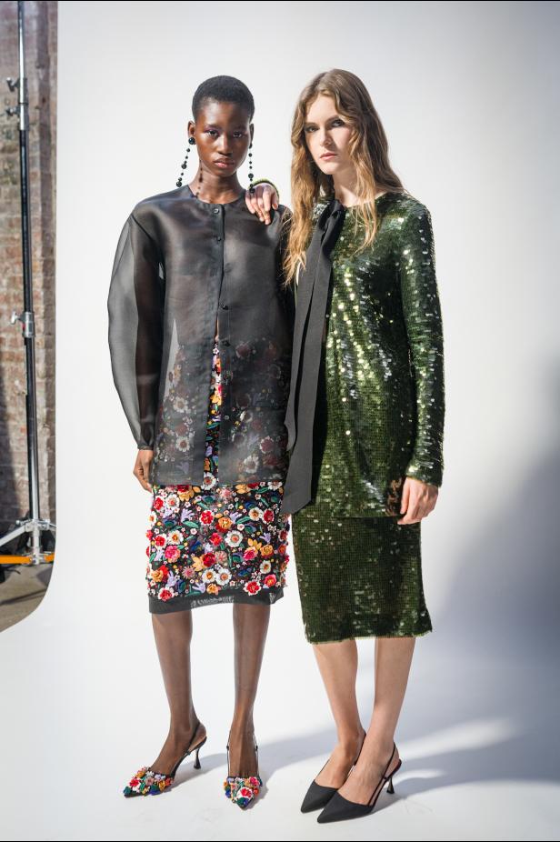  مجموعة كارولينا هيريرا لخريف 2026 تكريم للمرأة القوية والمثقفة