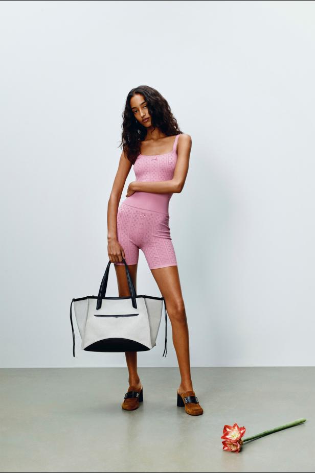 مجموعة JW Anderson تجربة فنية متكاملة