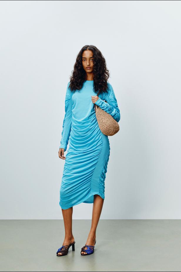 مجموعة JW Anderson تجربة فنية متكاملة