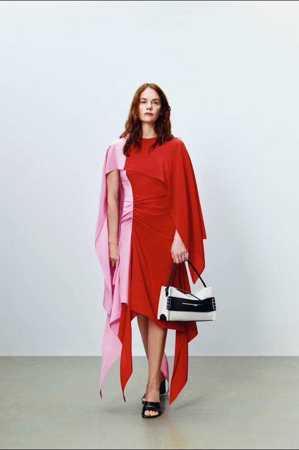 مجموعة JW Anderson تجربة فنية متكاملة