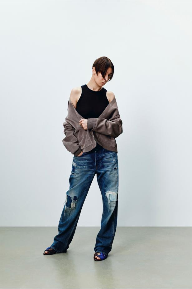 مجموعة JW Anderson تجربة فنية متكاملة