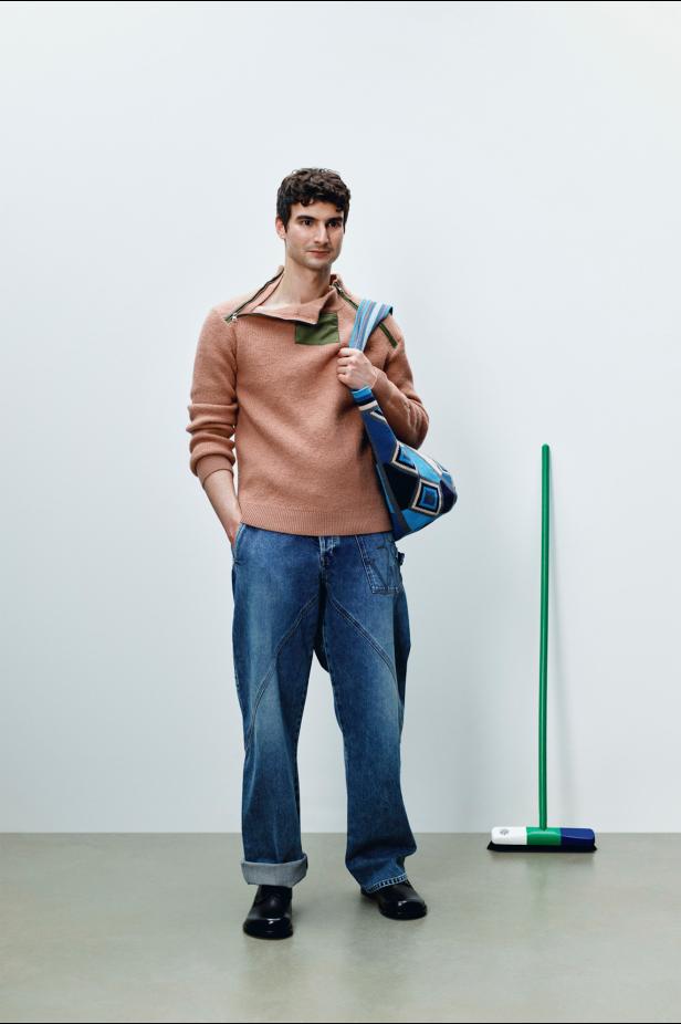 مجموعة JW Anderson تجربة فنية متكاملة