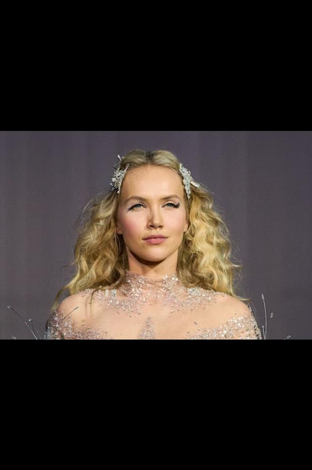 عرض أزياء مجموعة Julien Fournie لربيع وصيف 2026