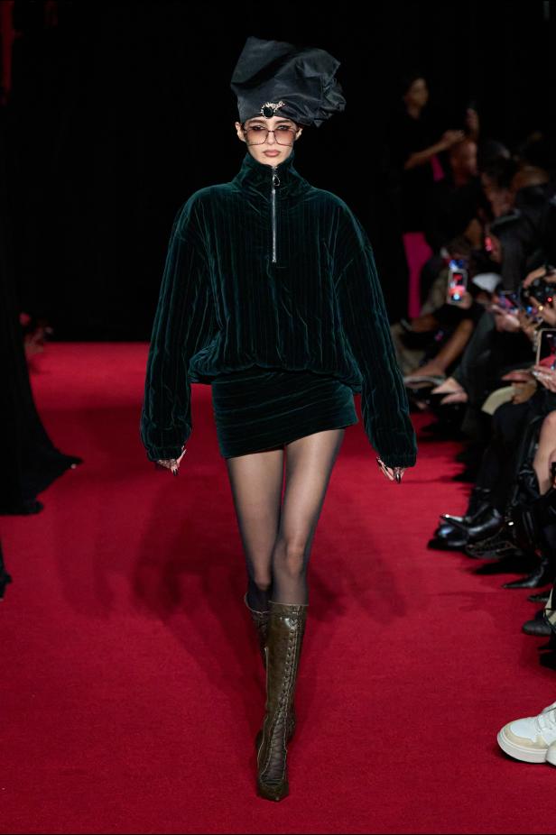 مجموعة لاكوان سميث لخريف 2026 للمرأة الغامضة والقوية