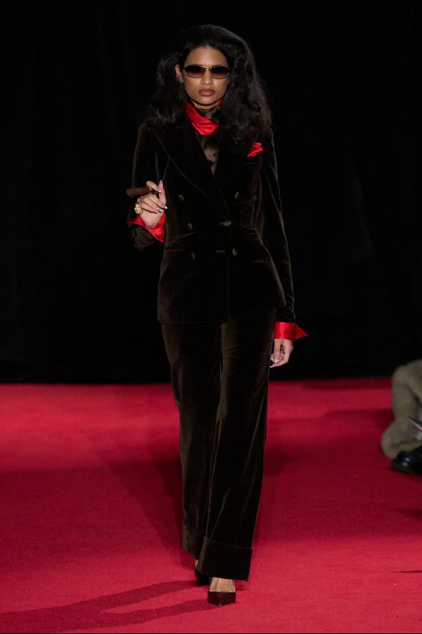 مجموعة لاكوان سميث لخريف 2026 للمرأة الغامضة والقوية