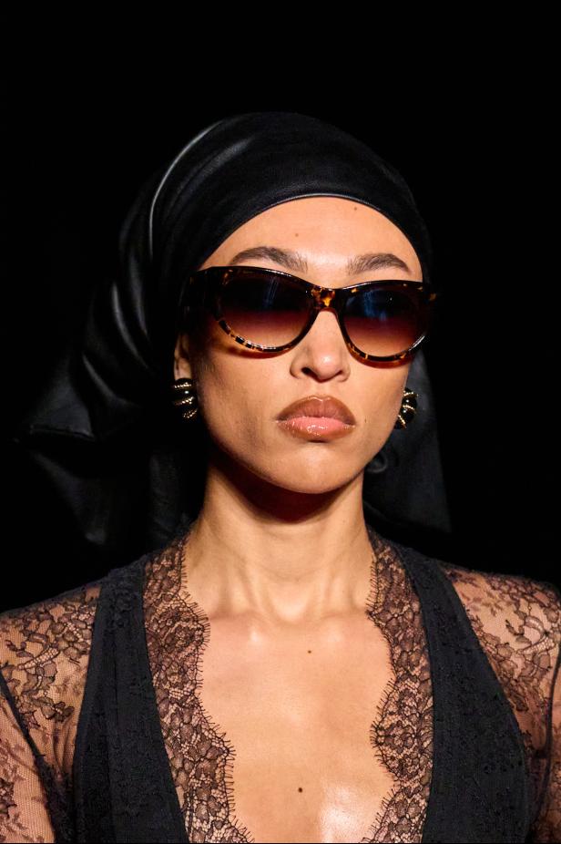 مجموعة لاكوان سميث لخريف 2026 للمرأة الغامضة والقوية