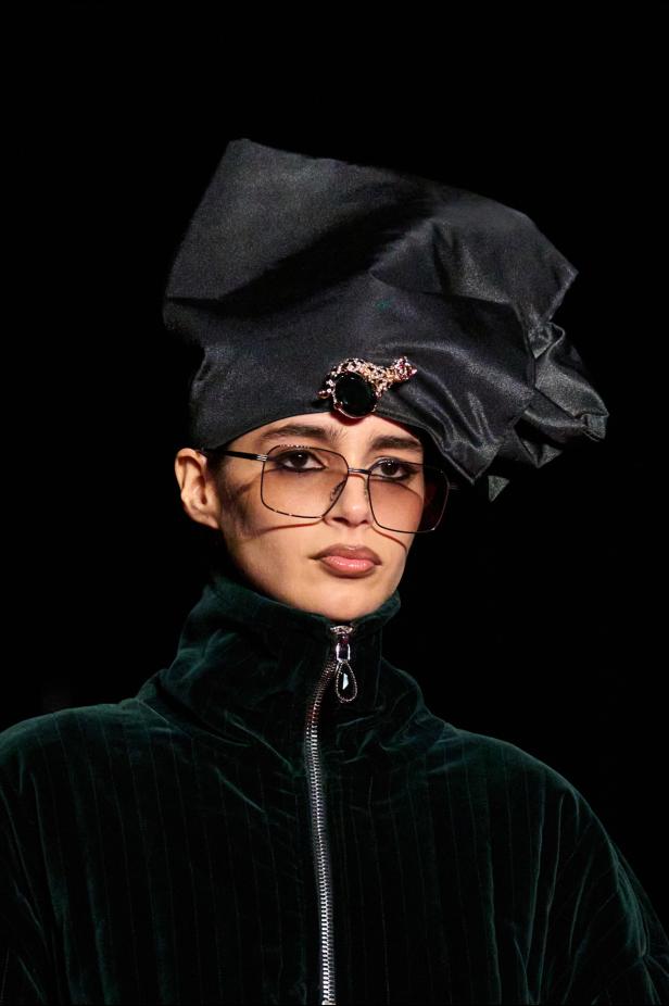 مجموعة لاكوان سميث لخريف 2026 للمرأة الغامضة والقوية