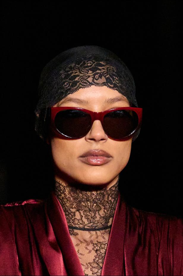 مجموعة لاكوان سميث لخريف 2026 للمرأة الغامضة والقوية