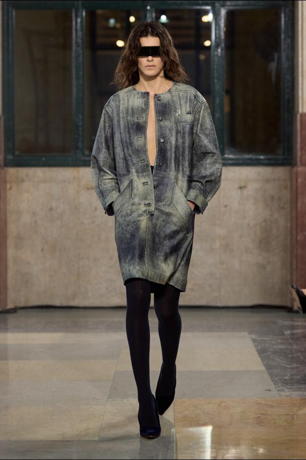 فن الأناقة المُستعجلة في مجموعة MM6 Maison Margiela خريف و شتاء 2026 للملابس الجاهزة